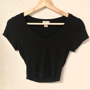 v-neck crop top